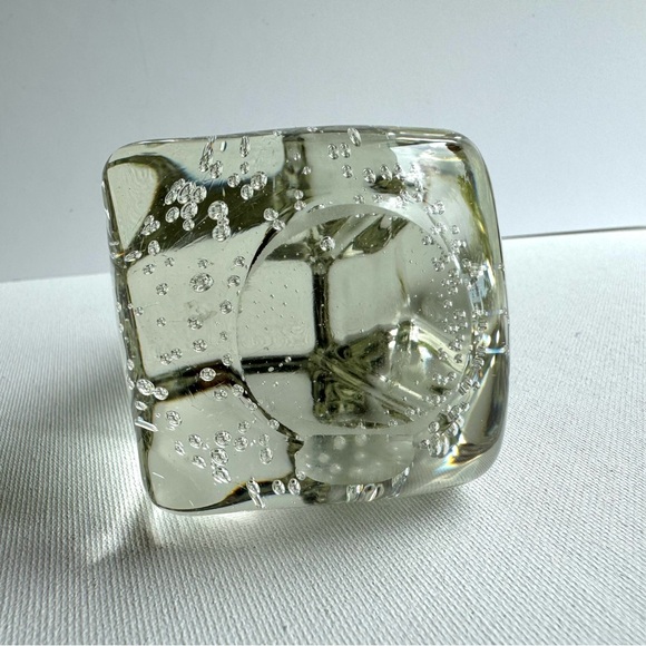 Vintage Clear Crystal Bubble Glass 4 Sided Pyramid Paperweight - Picture 8 of 12